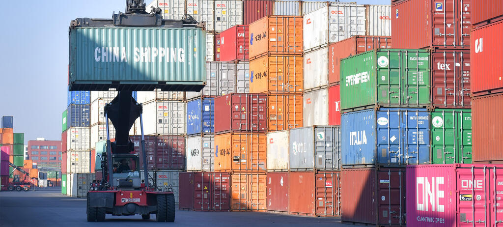 Lieferkette: Container im Ostbahnhof 
